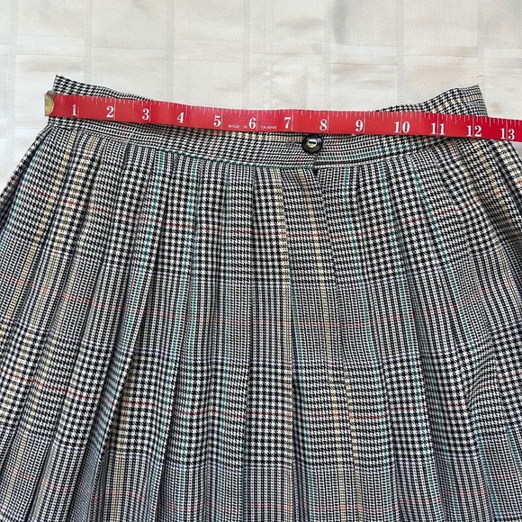 Simply Manakin Vintage Mid Length Houndstooth Print Pleated Skirt - Picture 6 of 12